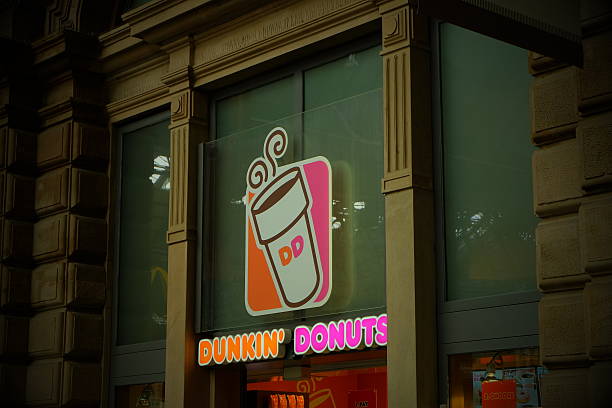 When does Dunkin close?
