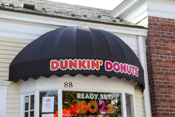Does Dunkin' donuts hire at 15?