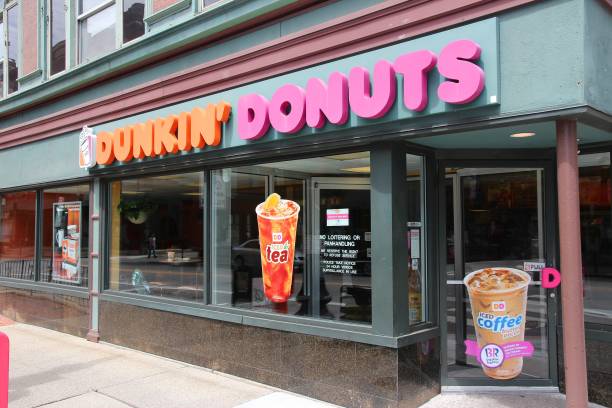 Does Dunkin' donuts hire at 15?